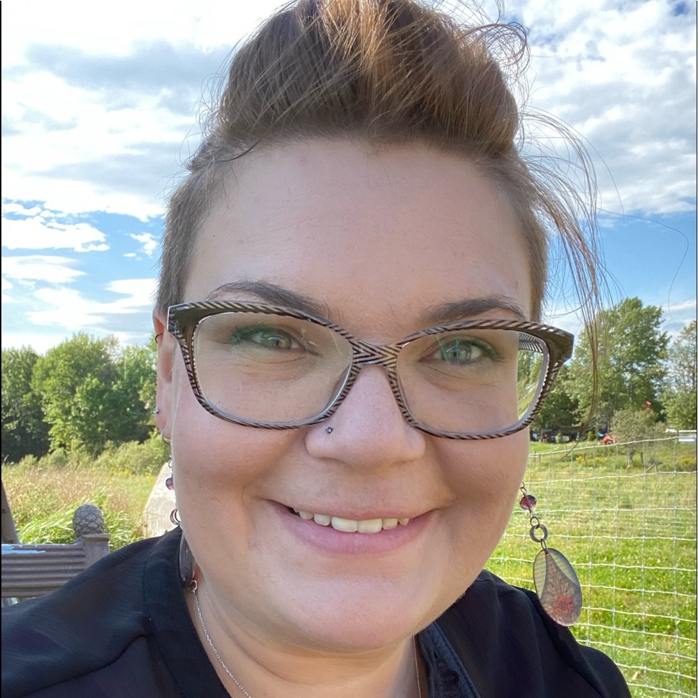 Meet your Posher, Deidra